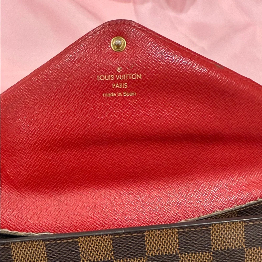 Louis Vuitton Wallet - Picture 4 of 11